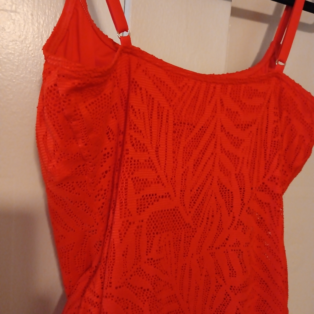 Carmen Marc Valvo Women's Crochet Mesh One-Piece Swimsuit, Persimmon/Red Size 14 - Picture 8 of 11